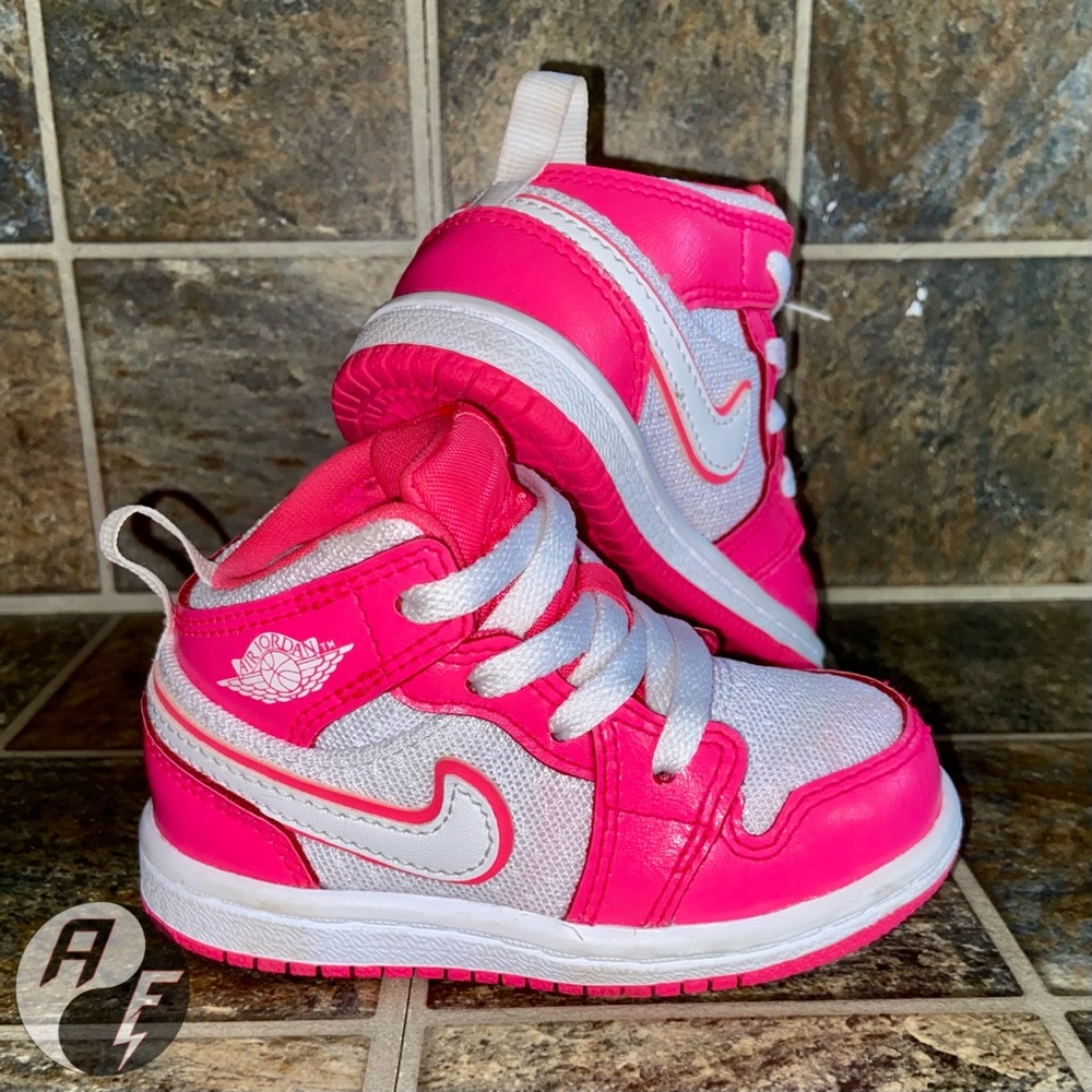 Jordan Retro 1 ‘Hyper Pink’ (5C)
